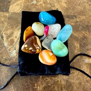Free healing Gemstone bag with 5 stones